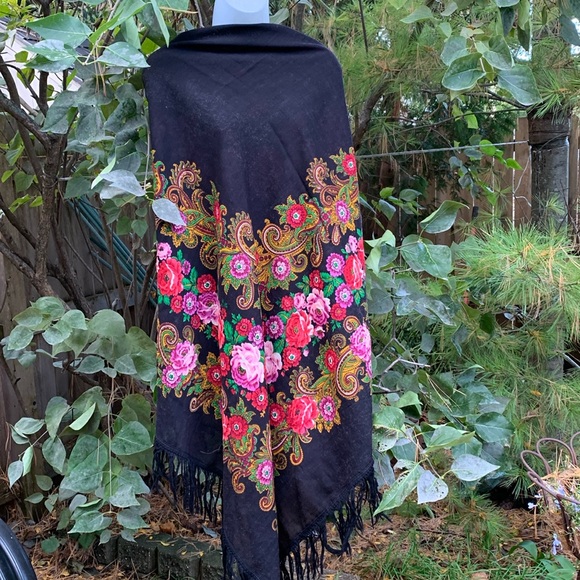 Eye catching Gorgeous with Fringe Shawl, Wrap. Very Festive - Picture 1 of 15